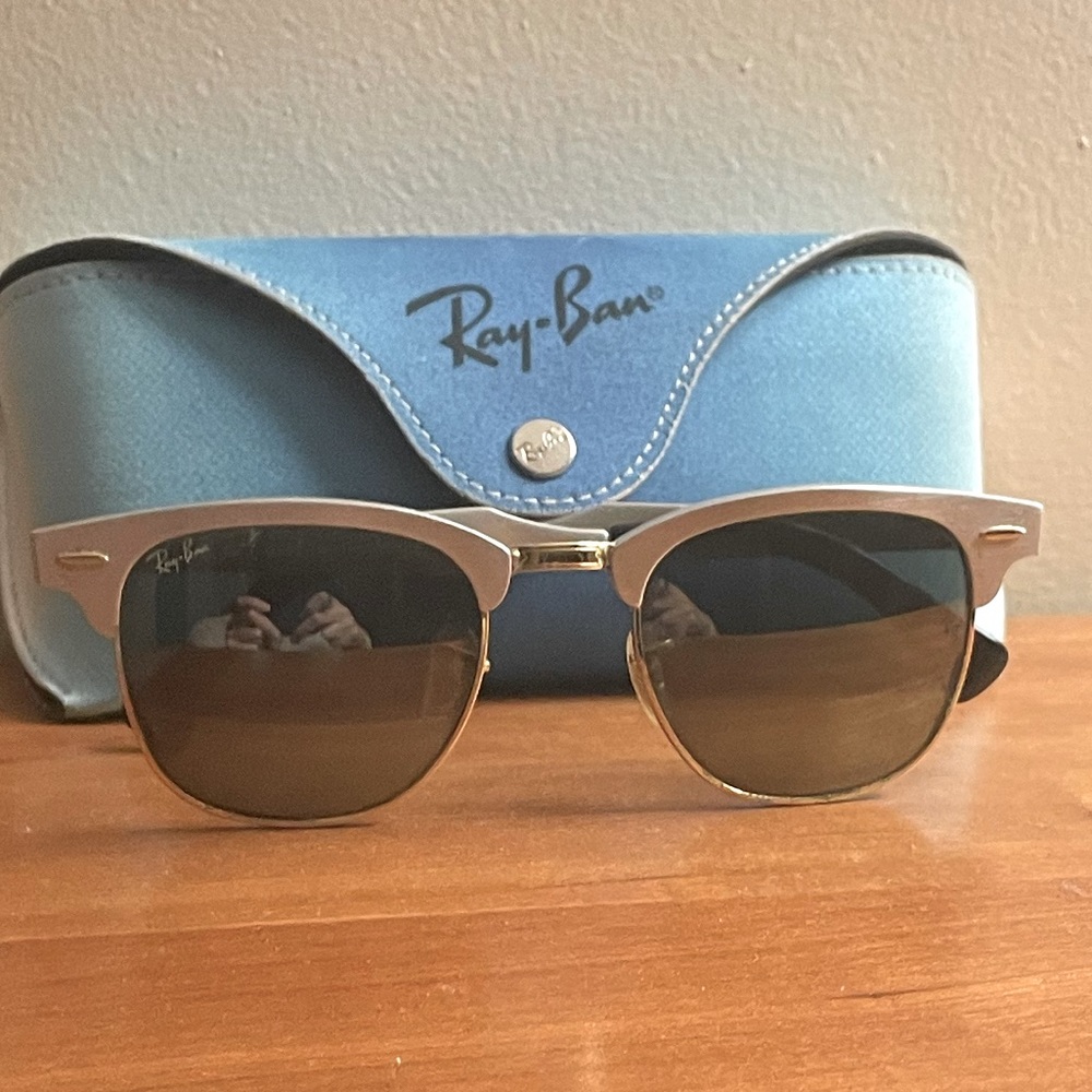 Ray-Ban Sunglasses. Series Clubmaster Aluminum.
Series number: RB3507.